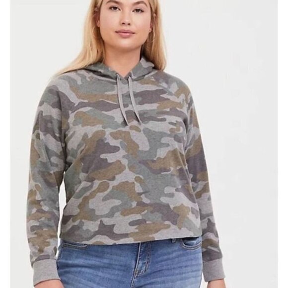 Torrid Camo Hoodie Gray & Green Boxy Cropped Fit Relaxed Sleeves 2X - Picture 1 of 16